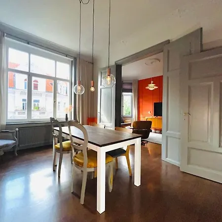 Apartment Contemporary Classic
