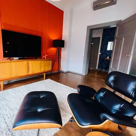 Contemporary Classic Apartment Hannover